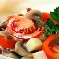 Салат с маринованными грибами